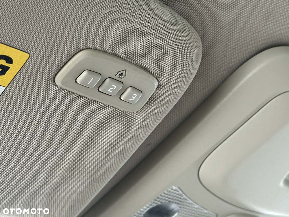 Volvo XC 90 3.2 AWD Geartonic Summum - 28