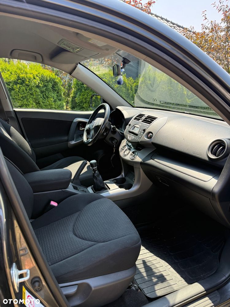 Toyota RAV4 2.2 D-4D X - 3