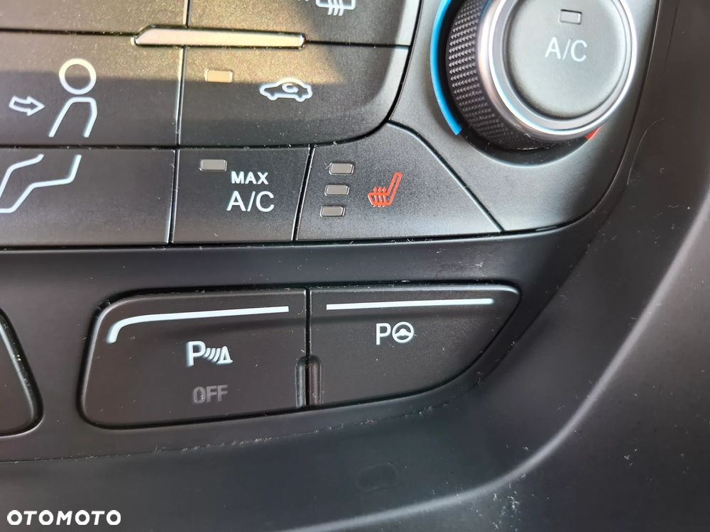 Ford Kuga 1.5 EcoBoost 2x4 Titanium - 32