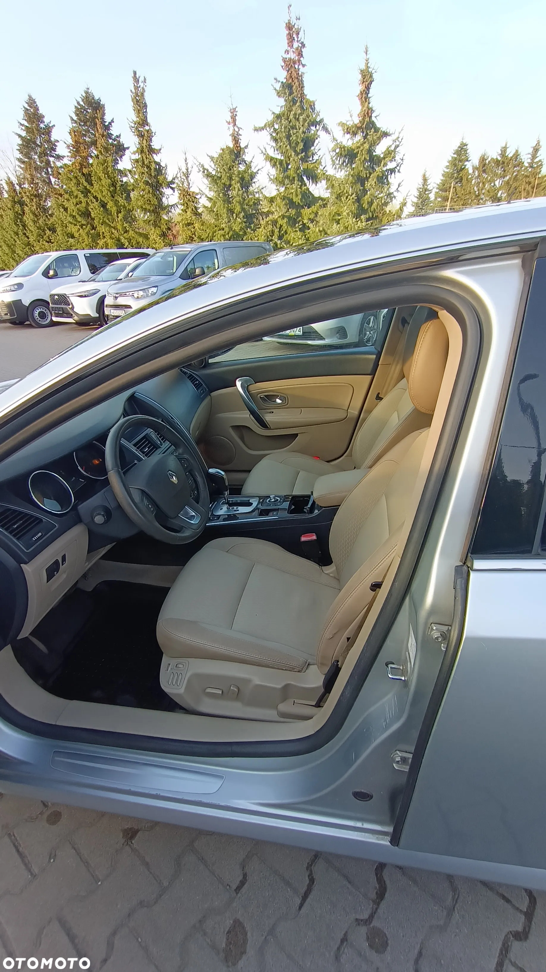 Renault Latitude 2.0 dCi Privilege - 6