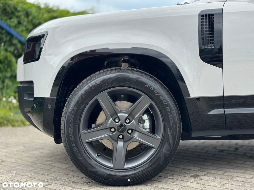 Land Rover Defender - 5