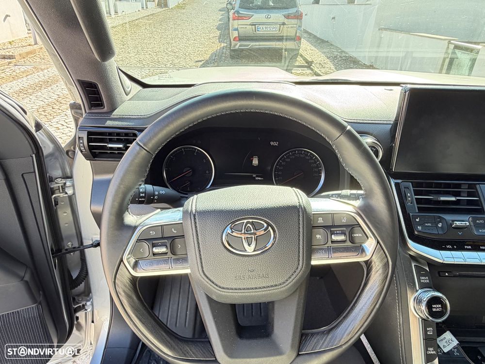 Toyota Land Cruiser - 9