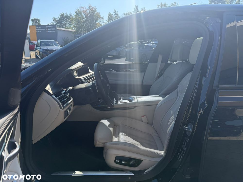 BMW Seria 7 750d xDrive sport - 22