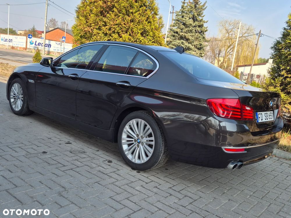 BMW Seria 5 520i Luxury Line - 9