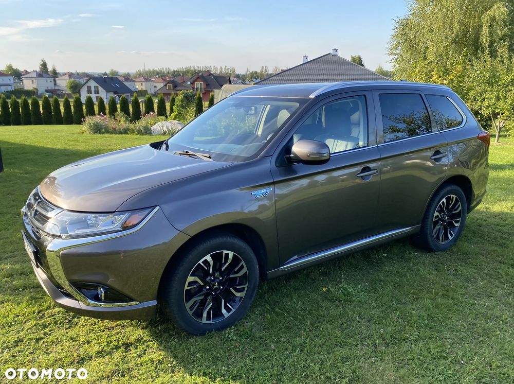Mitsubishi Outlander - 8