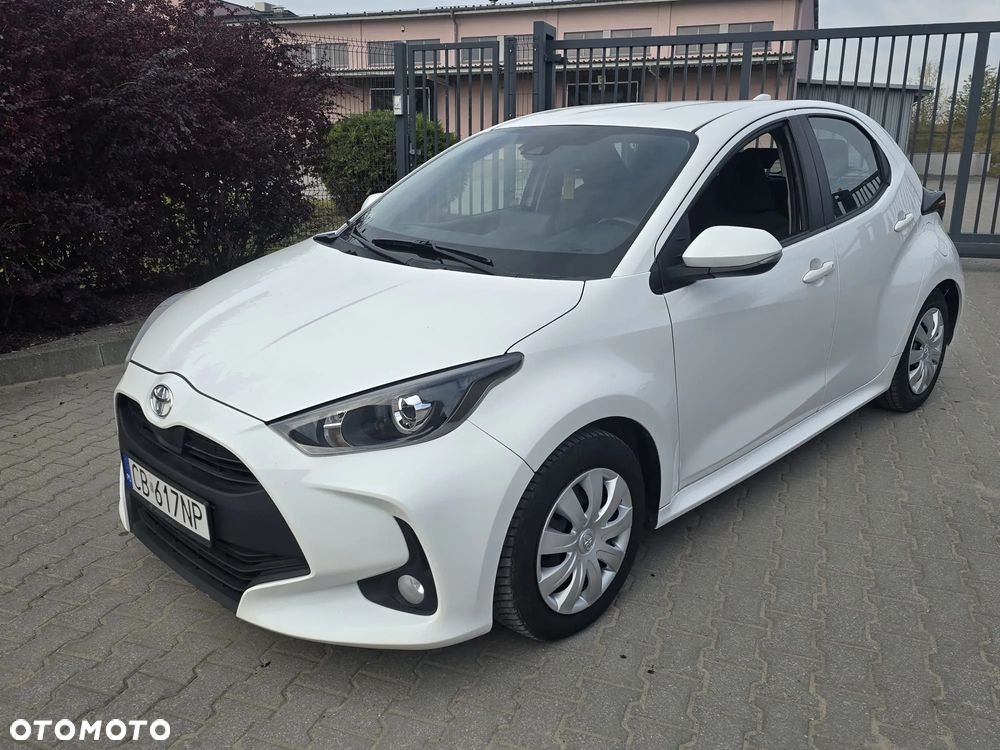 Toyota Yaris 2022 photo 2