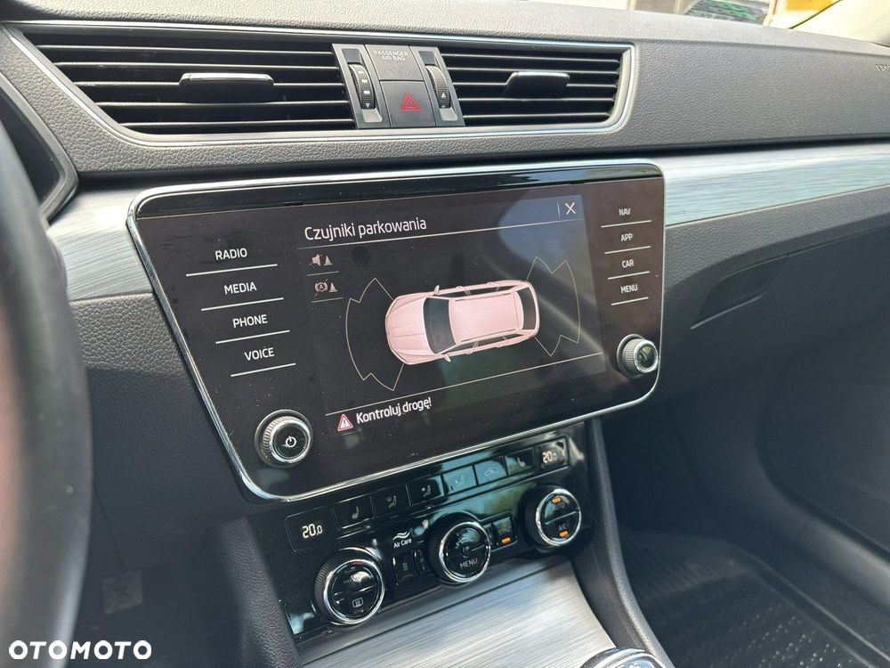 Skoda Superb 2.0 TDI SCR Ambition DSG - 25
