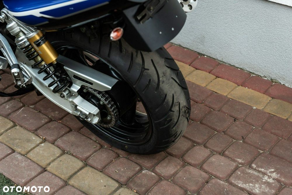 Yamaha XJR - 9