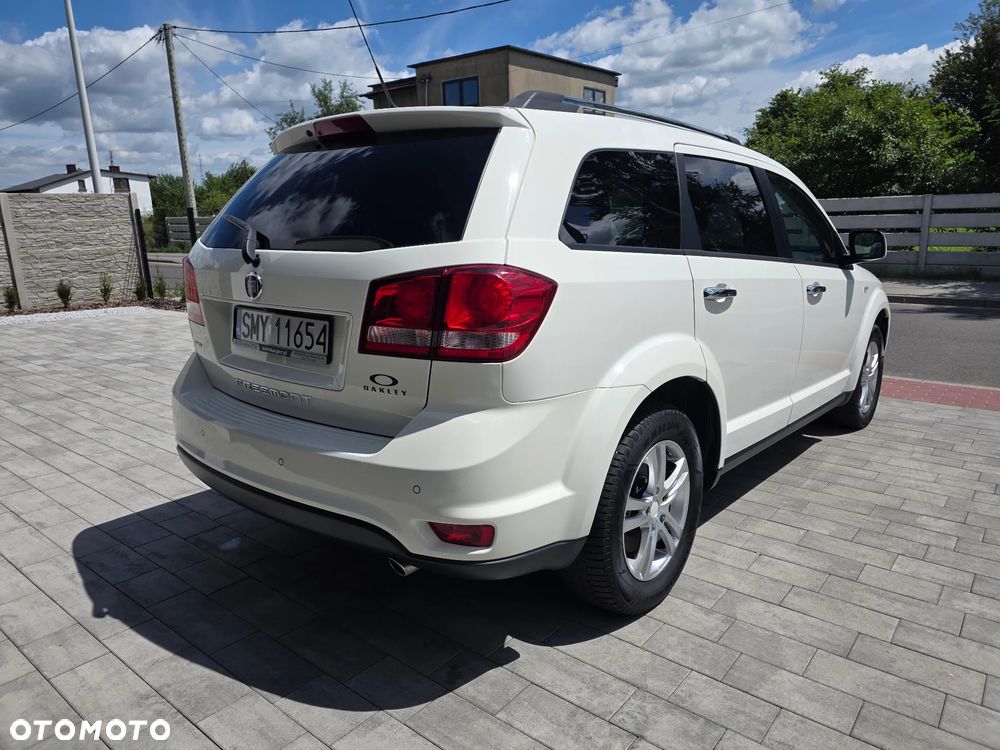 Fiat Freemont 2.0 Multijet 16V DPF Automatik Allrad Lounge - 3