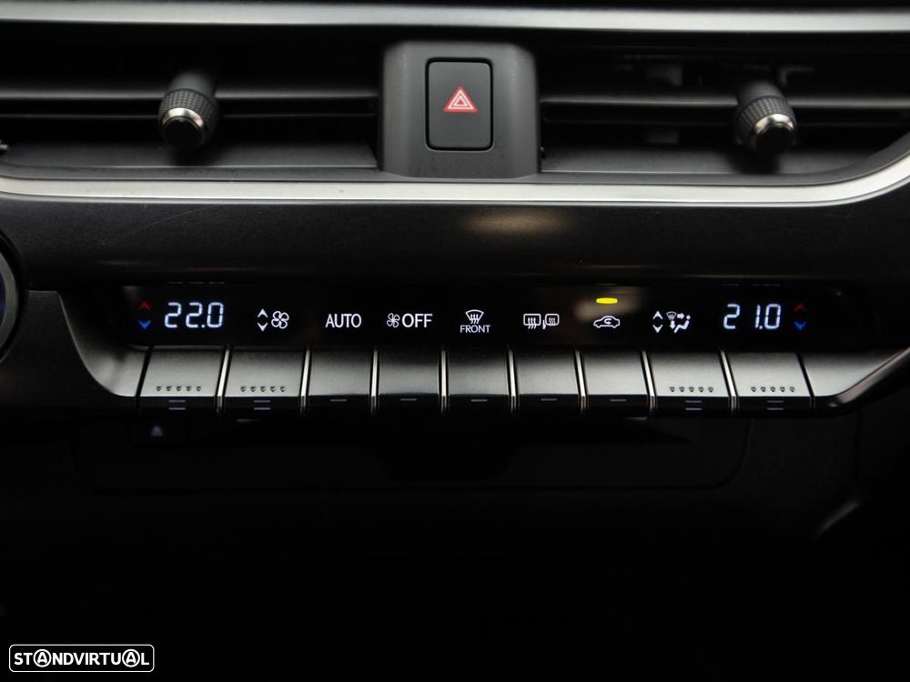 Lexus UX 250h Business - 18