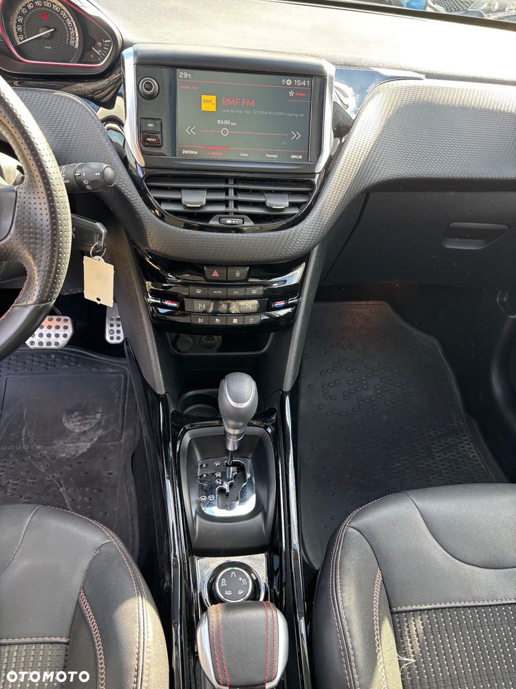 Peugeot 2008 1.2 PureTech GT Line S&S EAT8 - 11