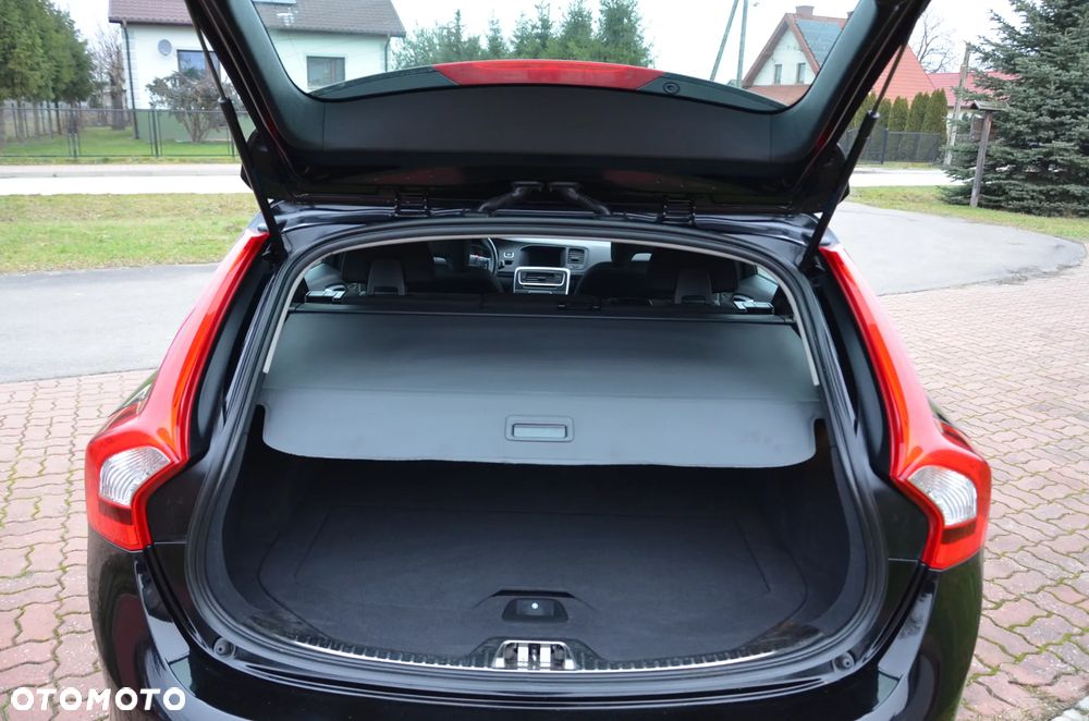 Volvo V60 D4 Geartronic Momentum - 16