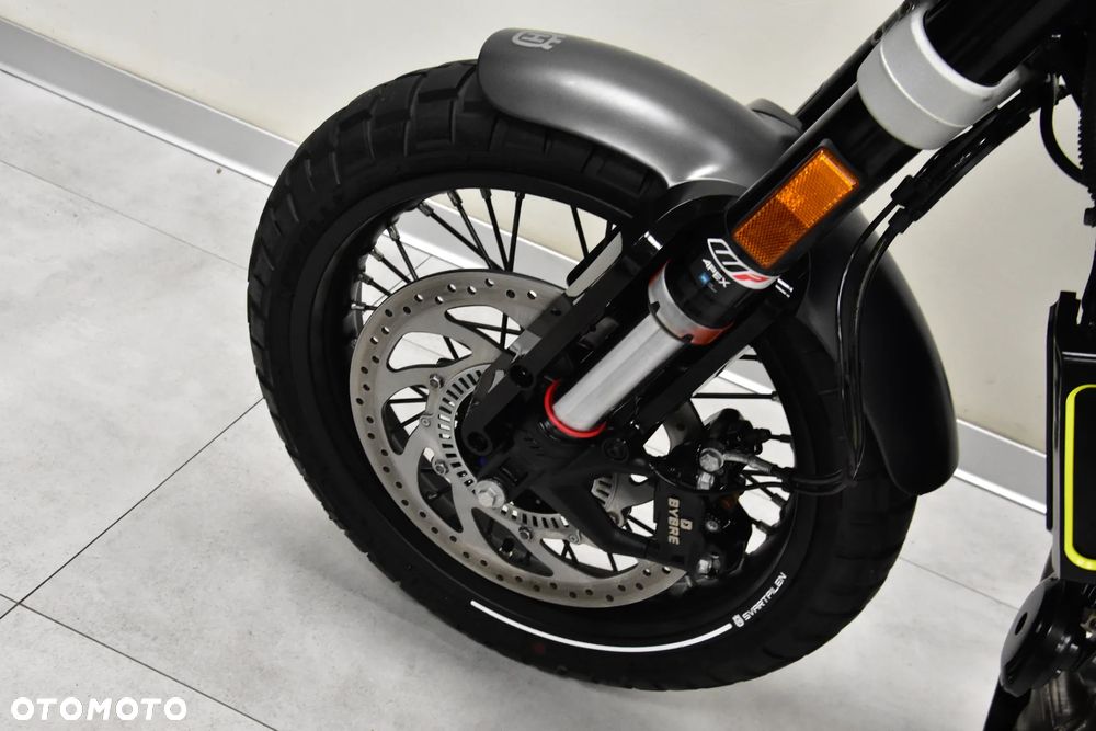 Husqvarna Svartpilen - 34