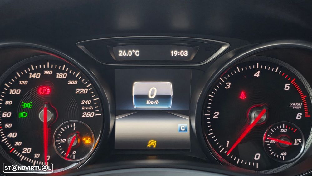 Mercedes-Benz CLA 180 d Shooting Brake - 23