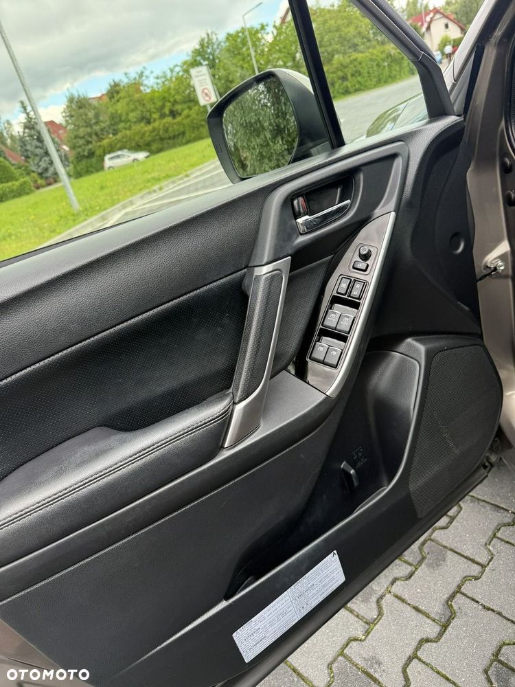 Subaru Forester 2.0 i Exclusive Special (EyeSight) Lineartronic - 15