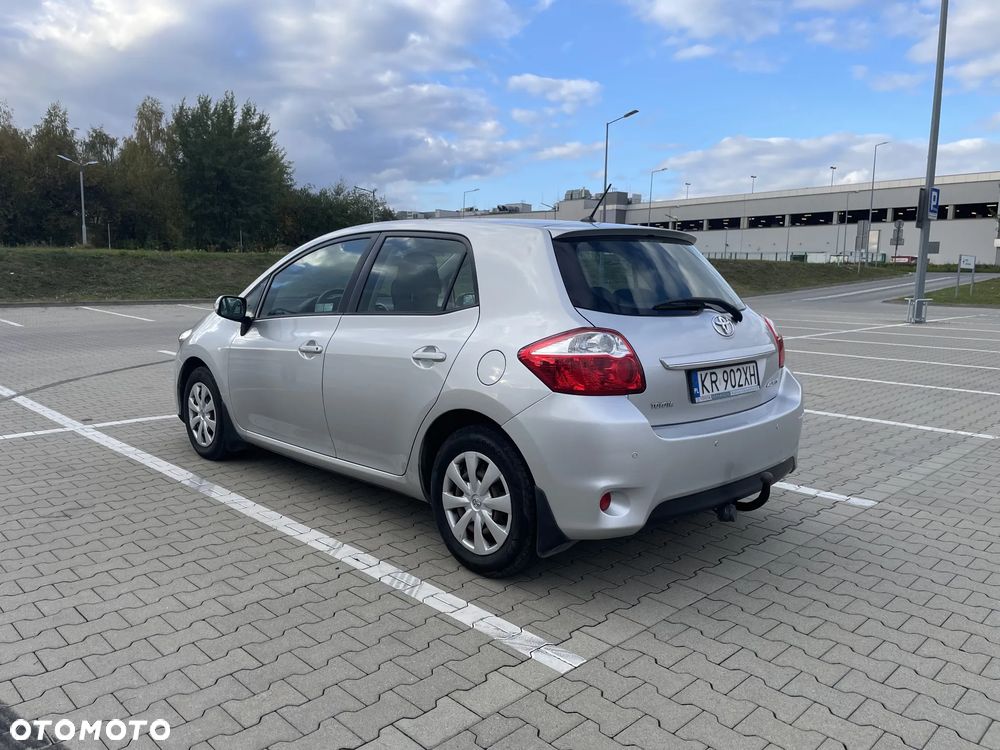 Toyota Auris 2013 photo 3