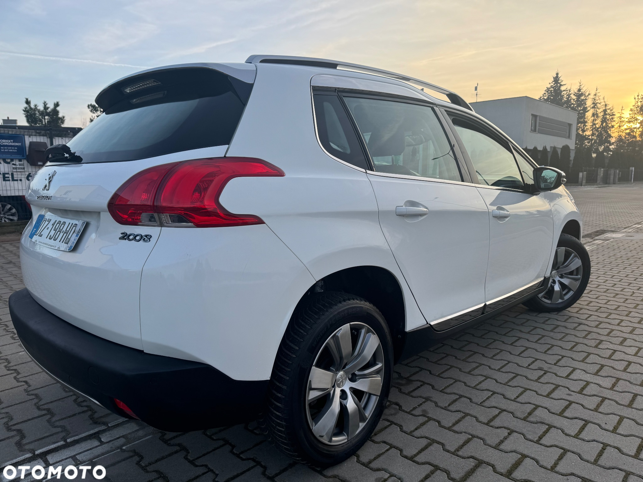 Peugeot 2008 PureTech 110 Stop&Start EAT6 Allure - 7