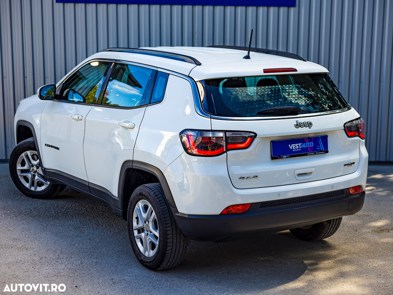 Jeep Compass 2.0 M-Jet 4x4 AT Longitude - 3