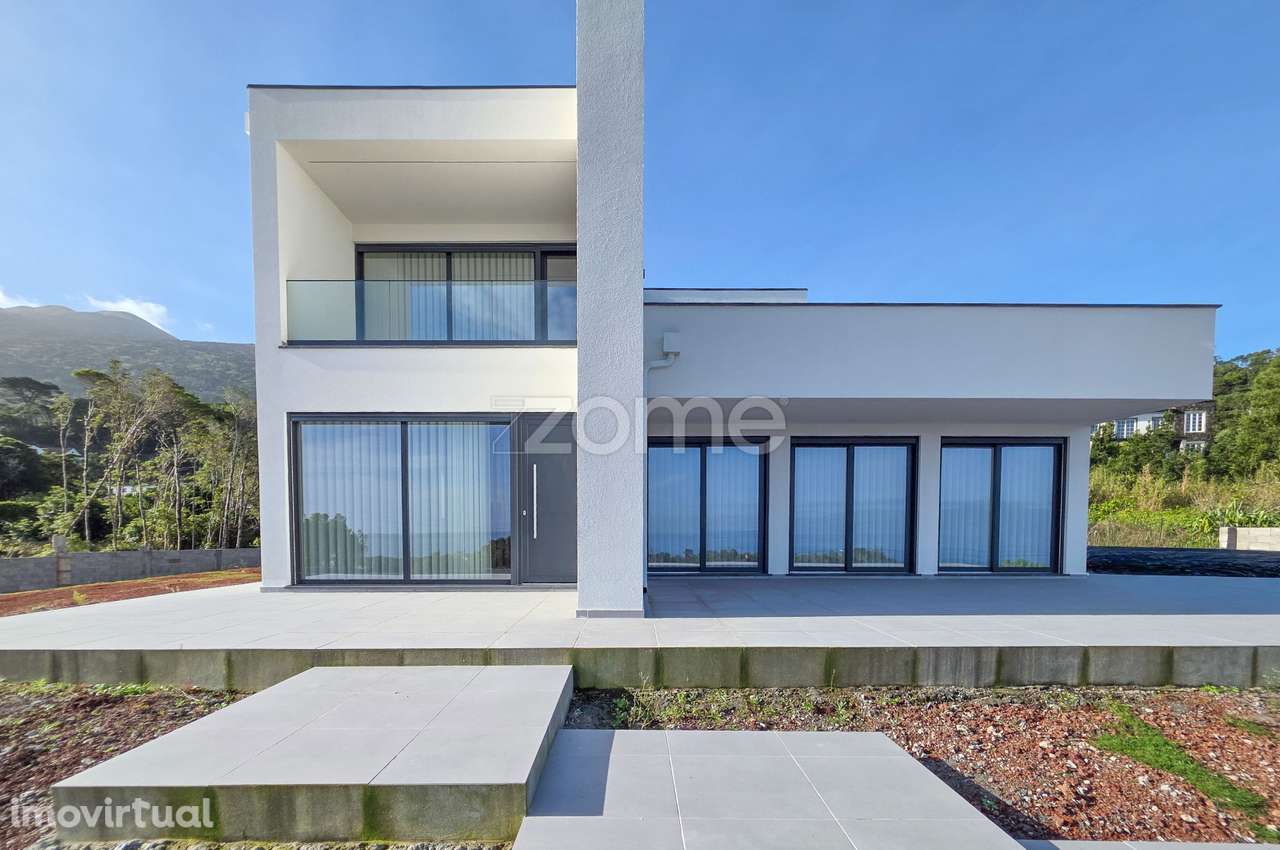 Moradia Contemporânea com Vista Mar na Prainha | Potencial T2 - Grande imagem: 3/17