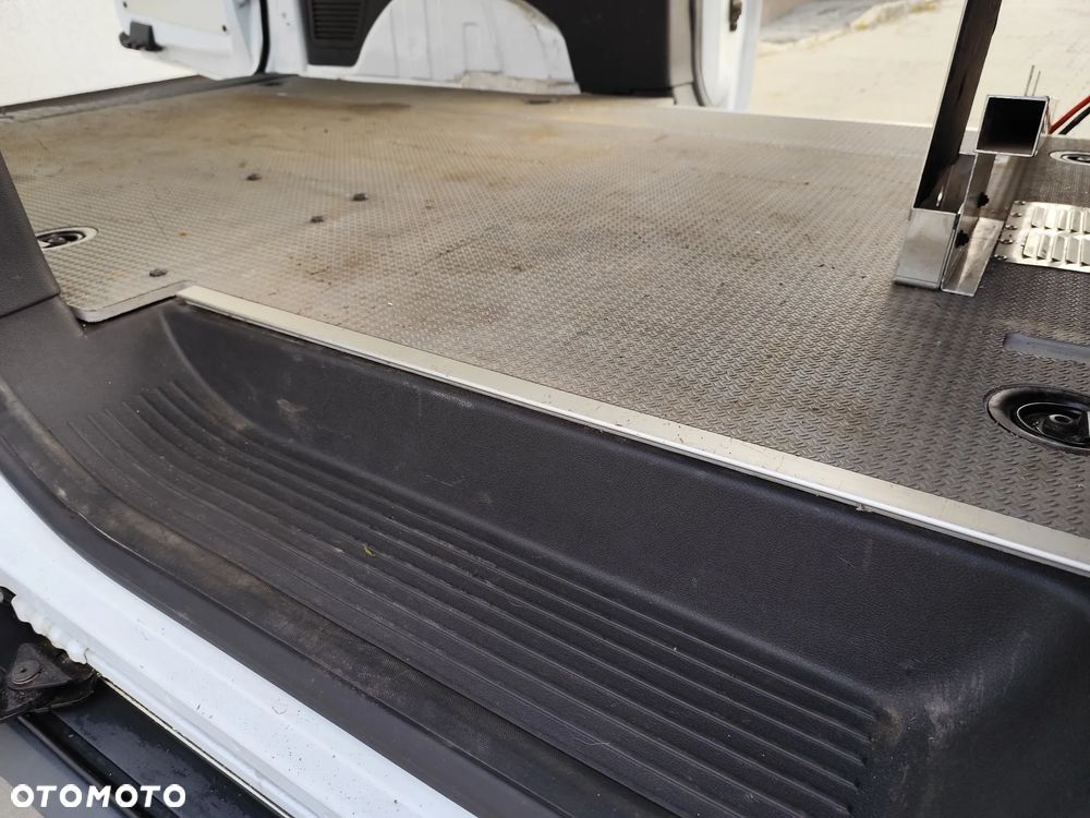 Ford TRANSIT CONNECT - 19