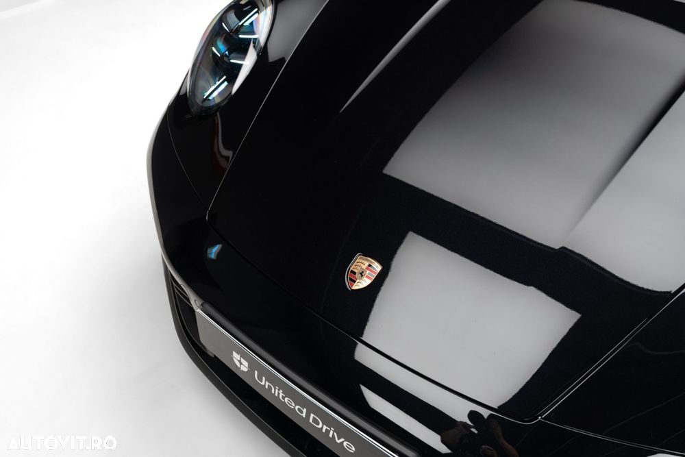 Porsche 992 - 6