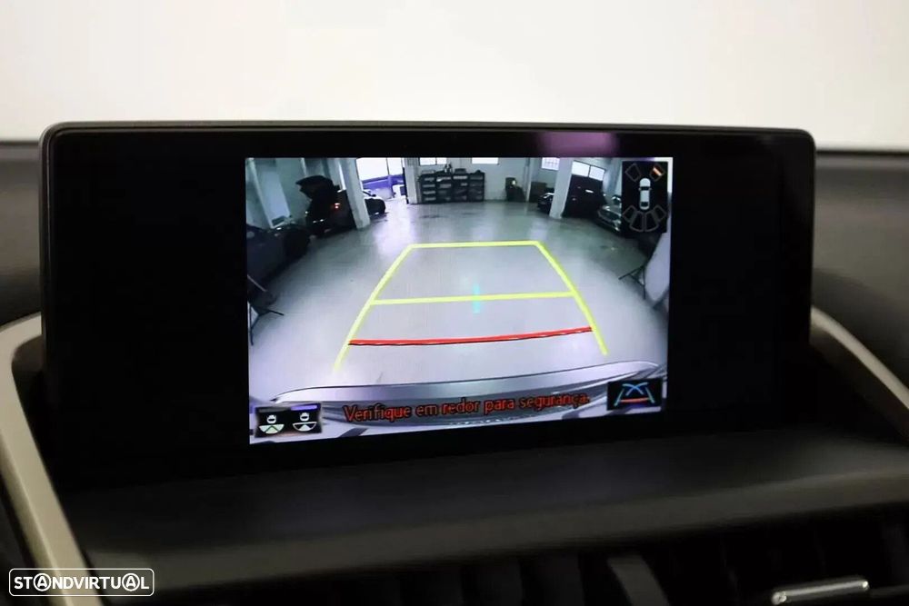 Lexus NX 300h Executive Plus - 36