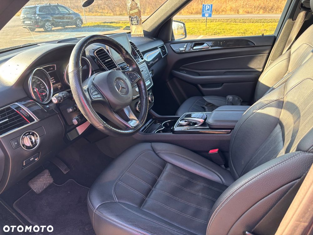 Mercedes-Benz GLE - 12