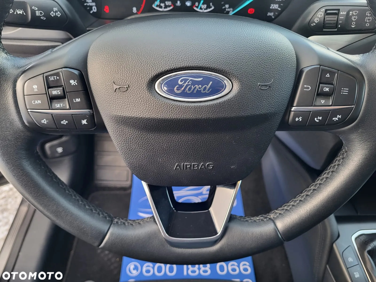 Ford Focus 1.0 EcoBoost Active - 22