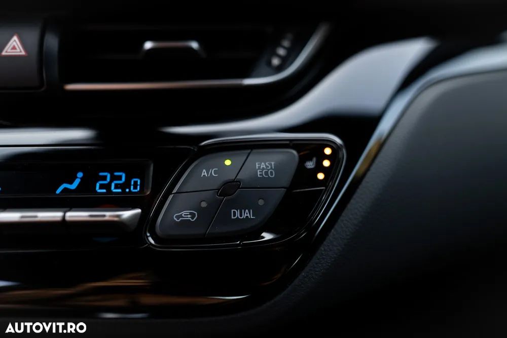 Toyota C-HR 1.8 HSD 122 CP 4x2 CVT Cult - 32