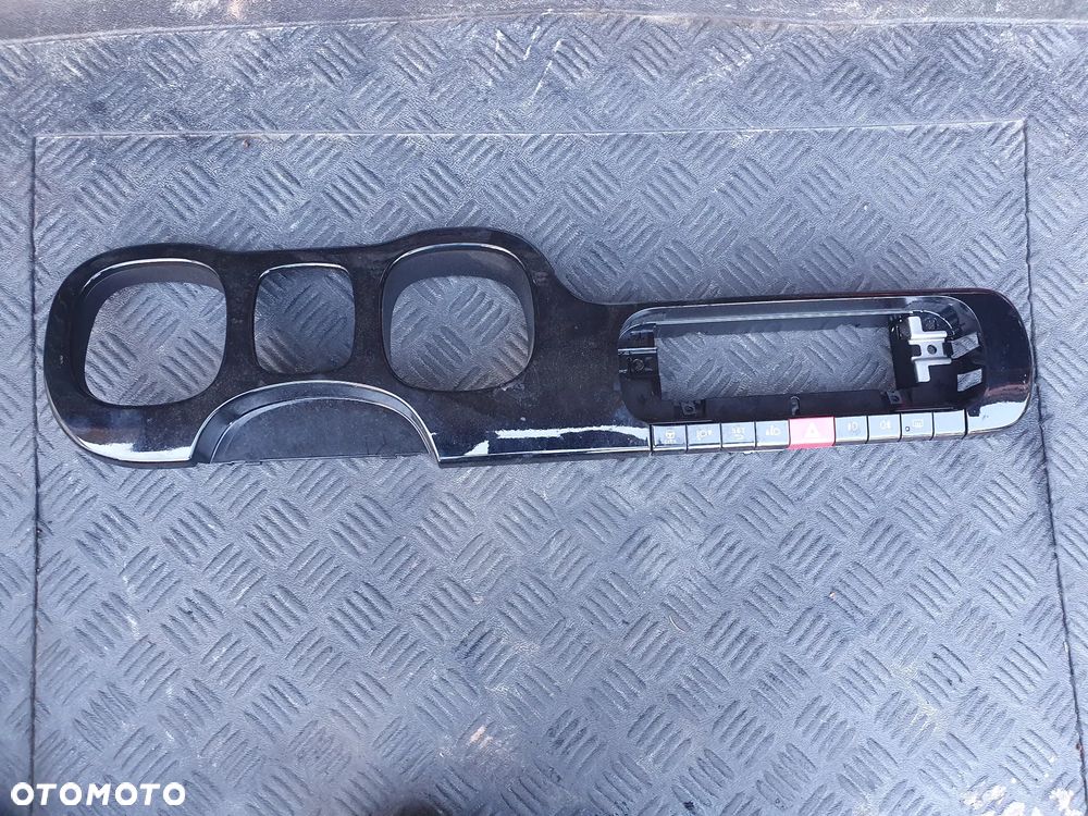 WŁĄCZNIK ŚWIATEŁ AWARYJNYCH FIAT PANDA III 07355444220 + RAMKA