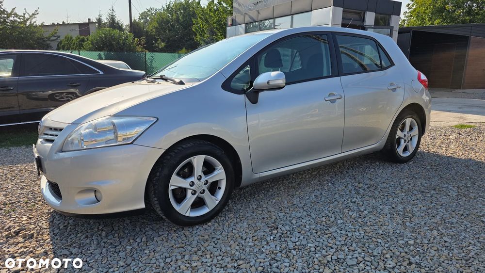 Toyota Auris 1.33 Dual-VVT-i Life Plus - 2