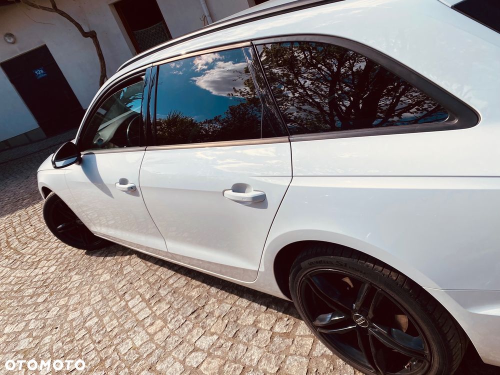 Audi A4 Avant 40 TFSI S tronic - 6