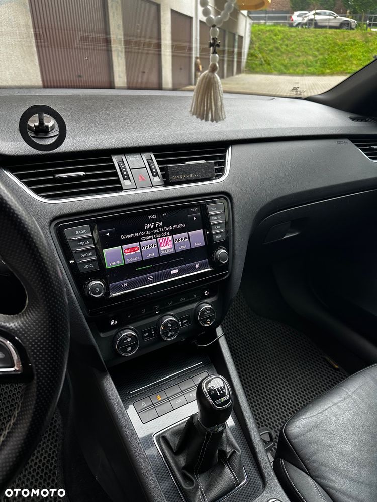 Skoda Octavia 2.0 TSI RS - 9