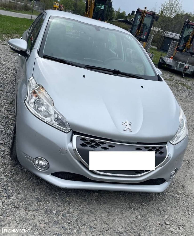 Peugeot 208 - 5