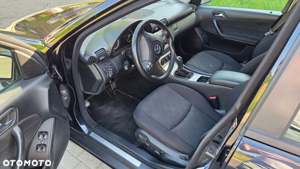 Mercedes-Benz Klasa C 180 Kompressor Avantgarde Sport Edition - 19