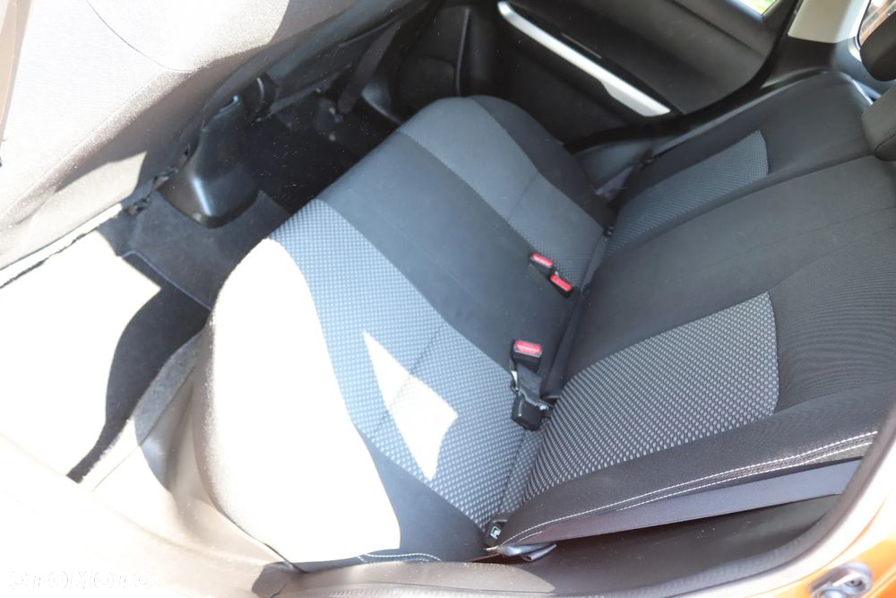 Suzuki Vitara 1.6 Premium 4WD - 25