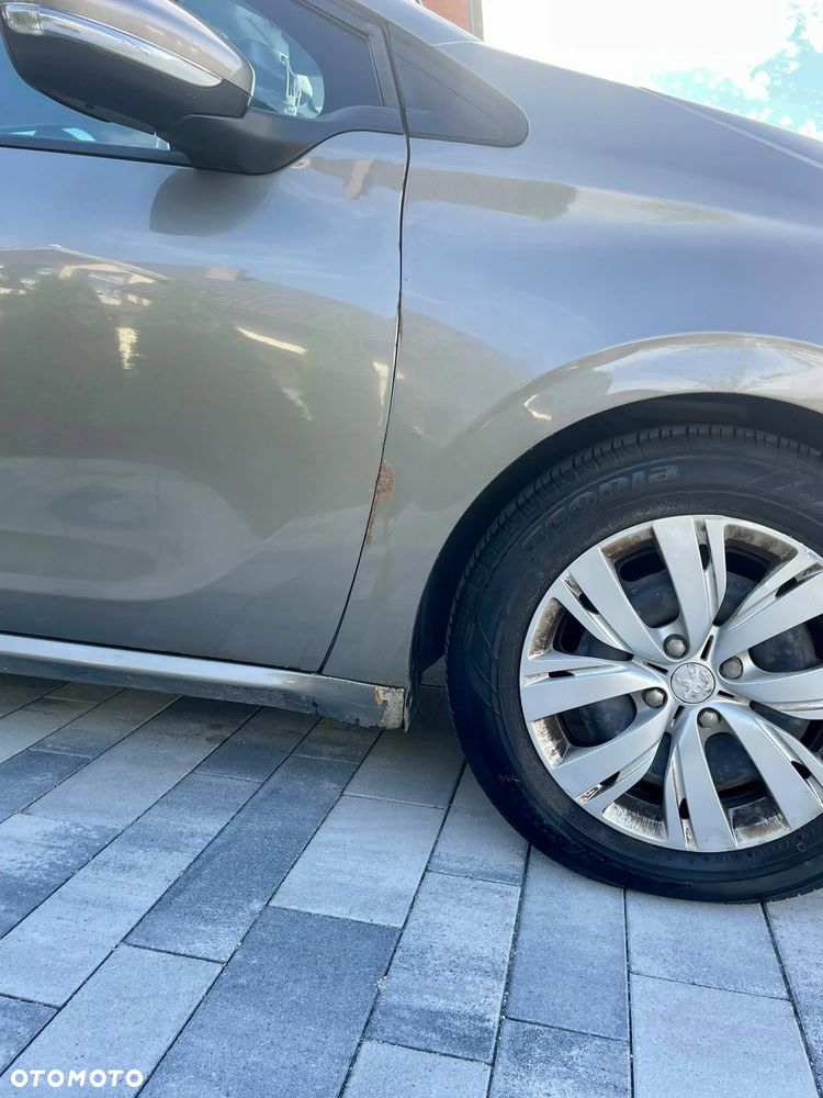 Peugeot 208 - 7