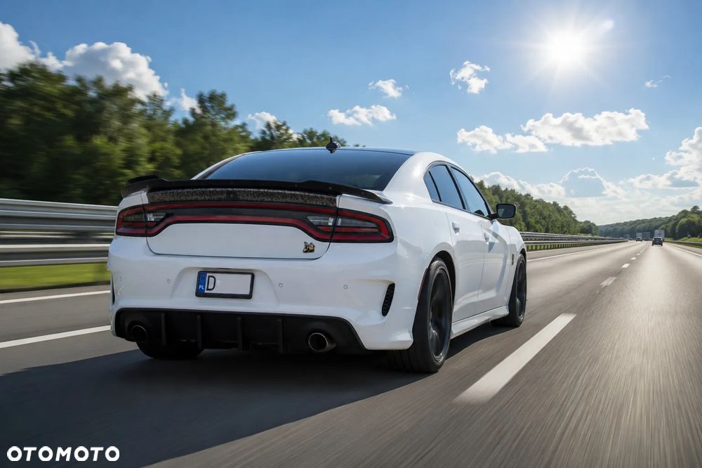 Dodge Charger 6.4 Scat Pack Widebody - 4