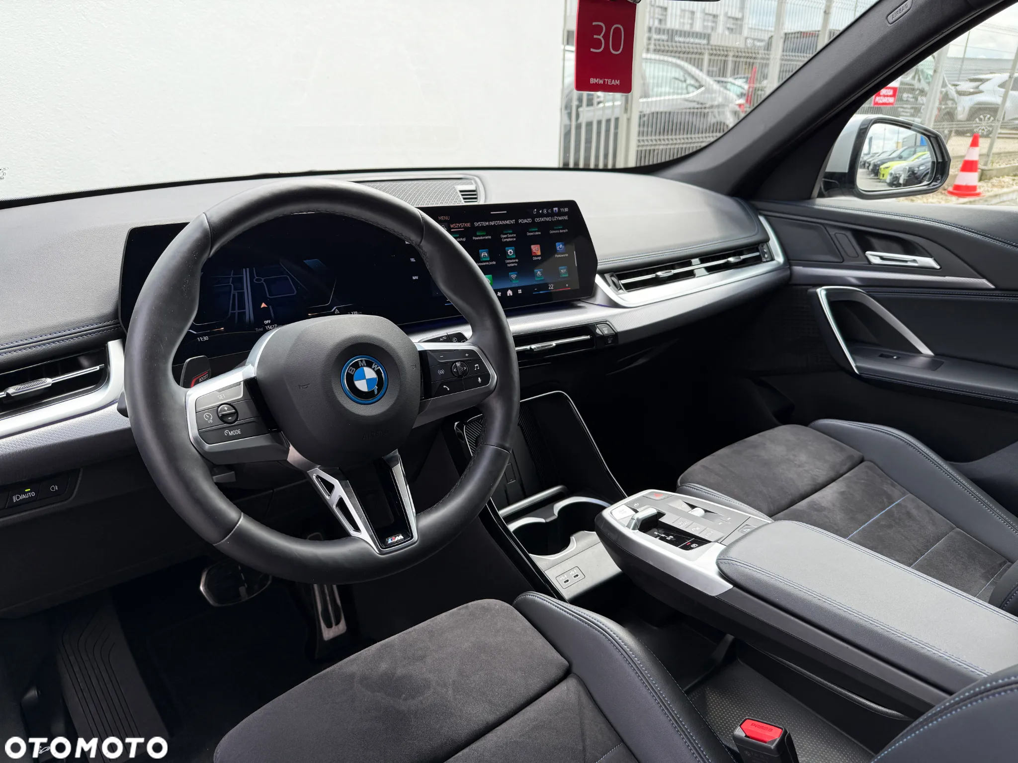 BMW iX1 eDrive20 66.5kWh M Sport - 23