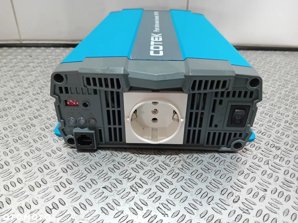 przetwornica napięcia Cotek Pure Sine Wave inrerter SP-700 - 2