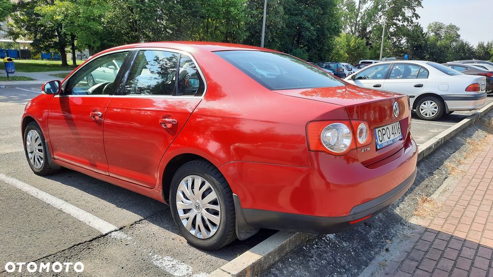 Volkswagen Jetta - 2