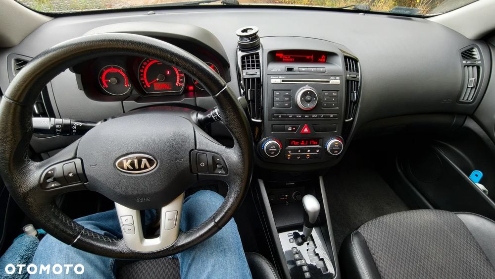 Kia Ceed 2011 photo 5