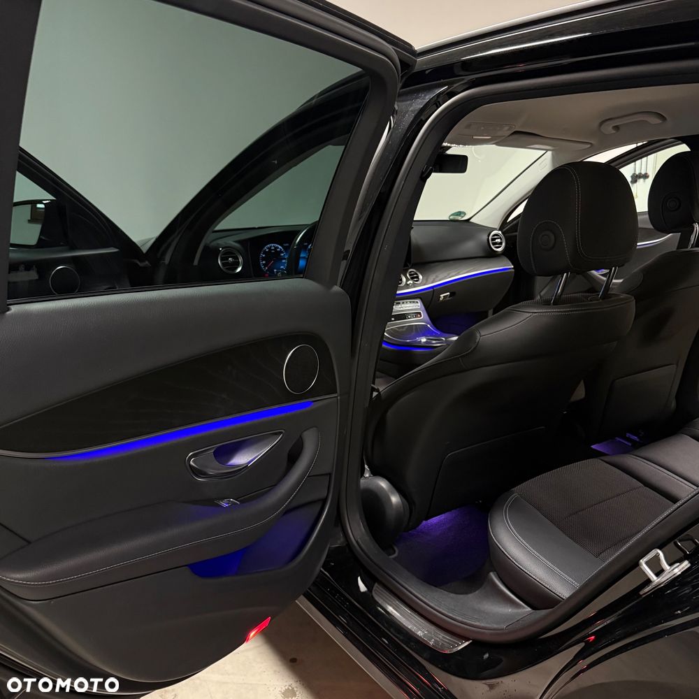 Mercedes-Benz Klasa E 220 d T 9G-TRONIC Avantgarde - 22