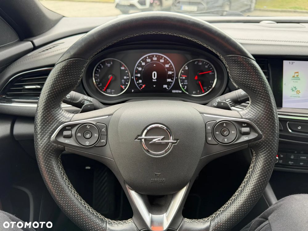 Opel Insignia ver-1-5-di-turbo - 18