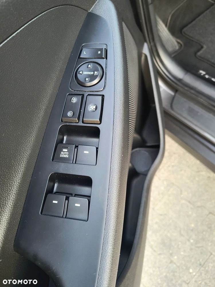Hyundai Tucson 1.6 GDI BlueDrive Comfort 2WD - 24