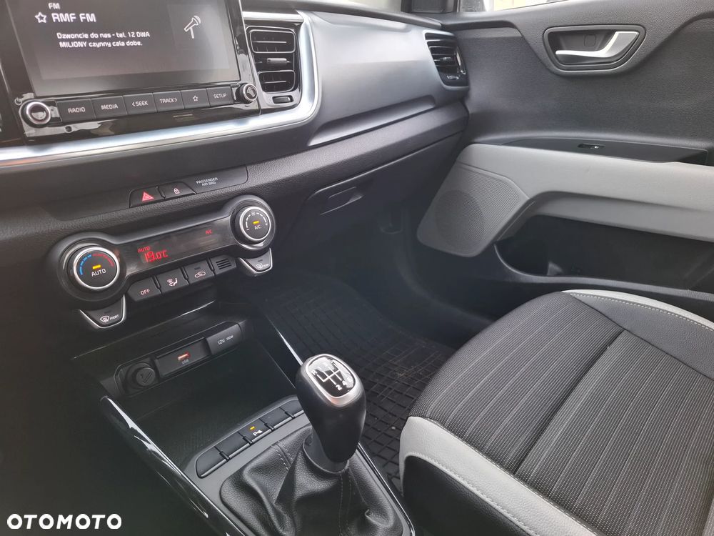 Kia Stonic 1.0 T-GDI L - 10