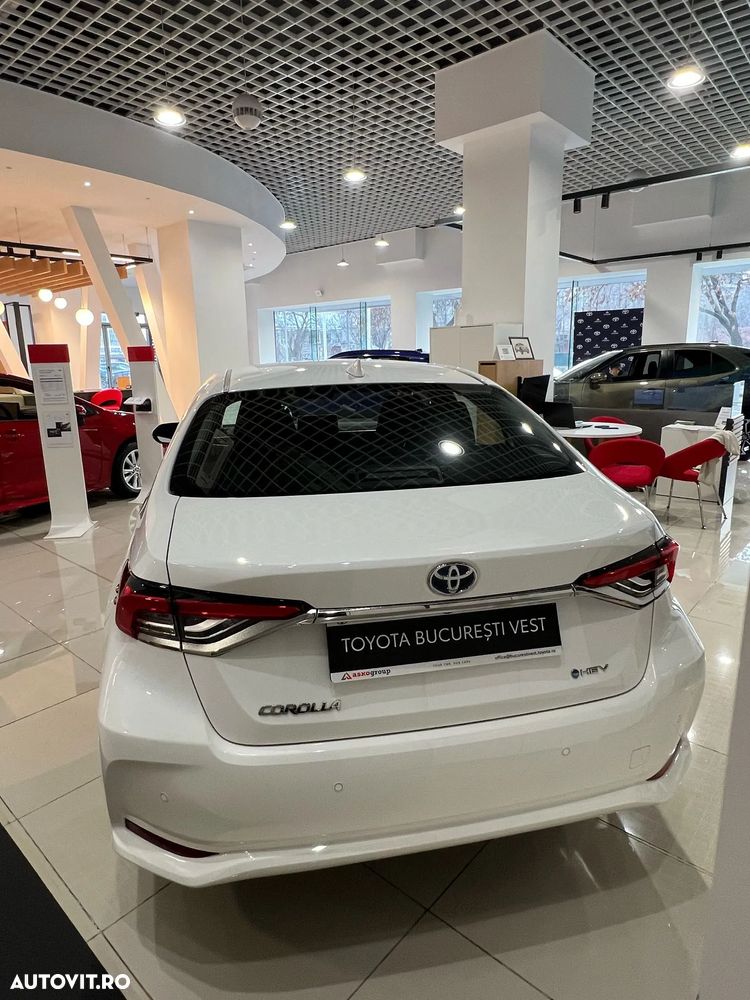 Toyota Corolla Sedan 1.8 HSD Business - 24