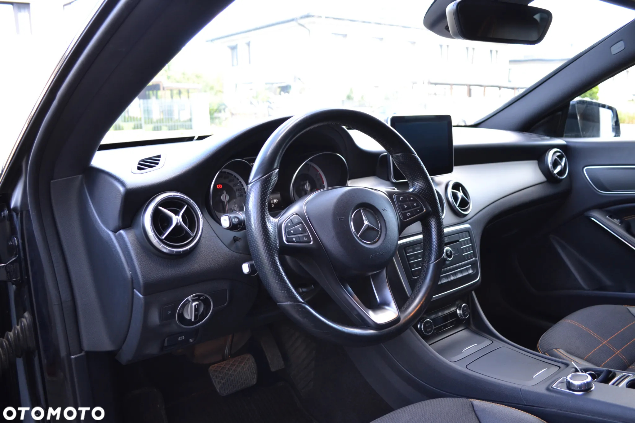 Mercedes-Benz CLA 200 7G-DCT AMG Line - 18
