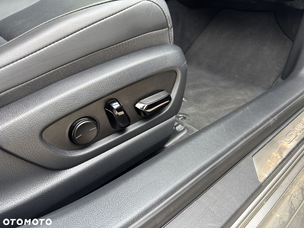 Lexus ES 300h Business Edition - 17