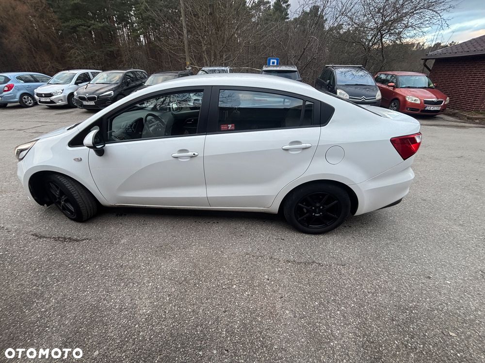 Kia Rio 1.4 M - 3